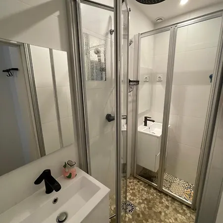 Big - Rambuteau Apartman *